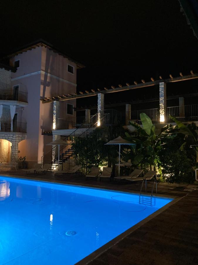 Residenza Le Due Torri Aparthotel Riva del Garda Exteriör bild
