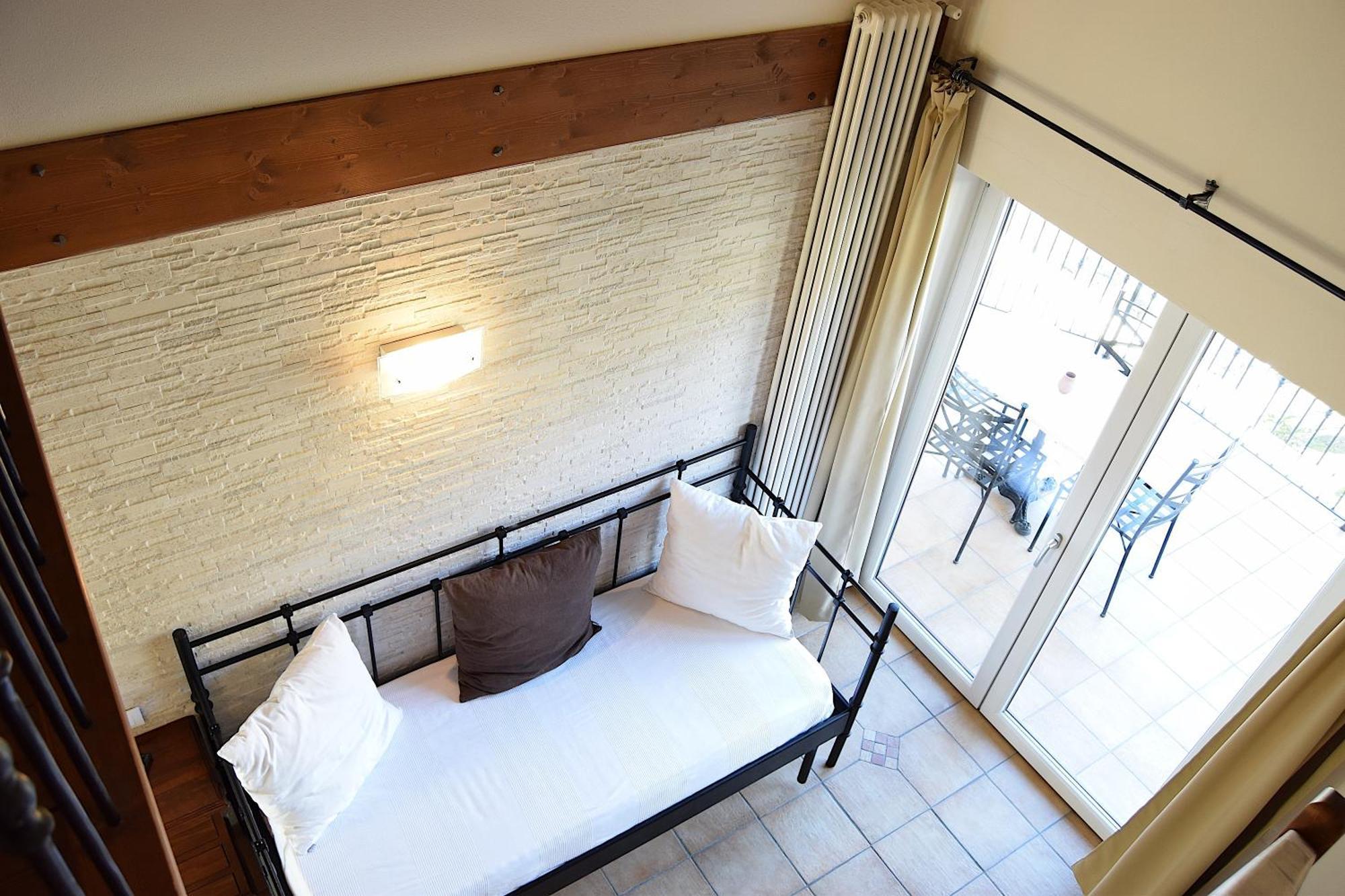 Residenza Le Due Torri Aparthotel Riva del Garda Exteriör bild