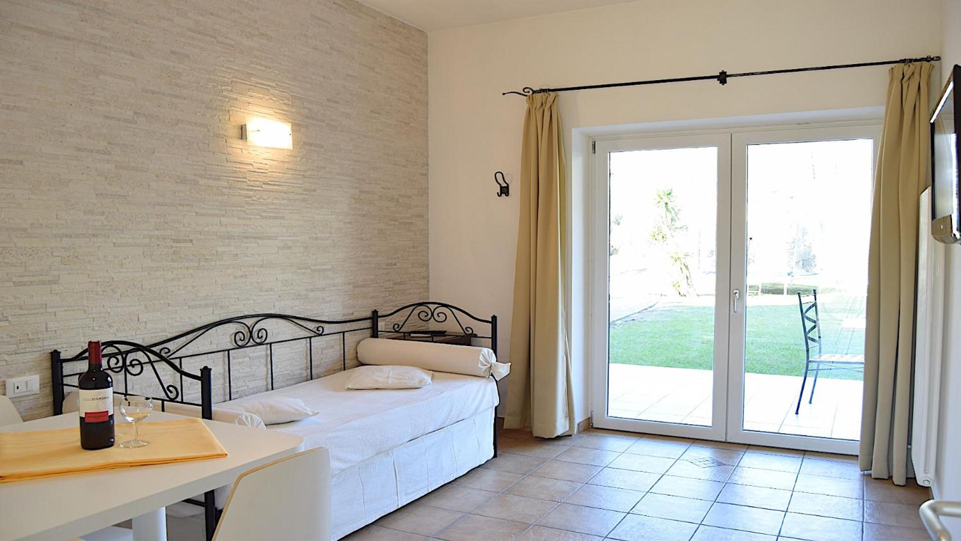 Residenza Le Due Torri Aparthotel Riva del Garda Exteriör bild
