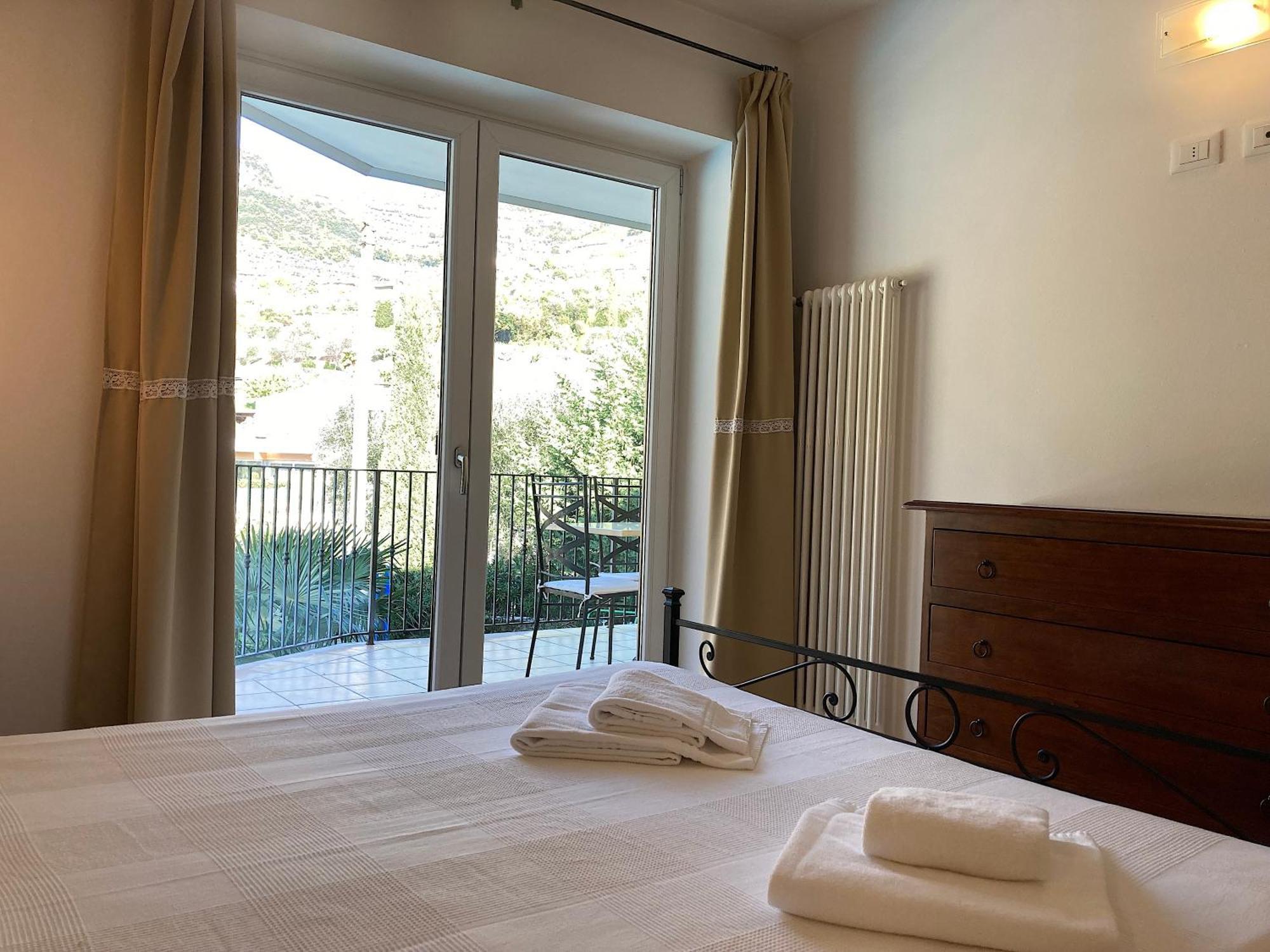 Residenza Le Due Torri Aparthotel Riva del Garda Exteriör bild