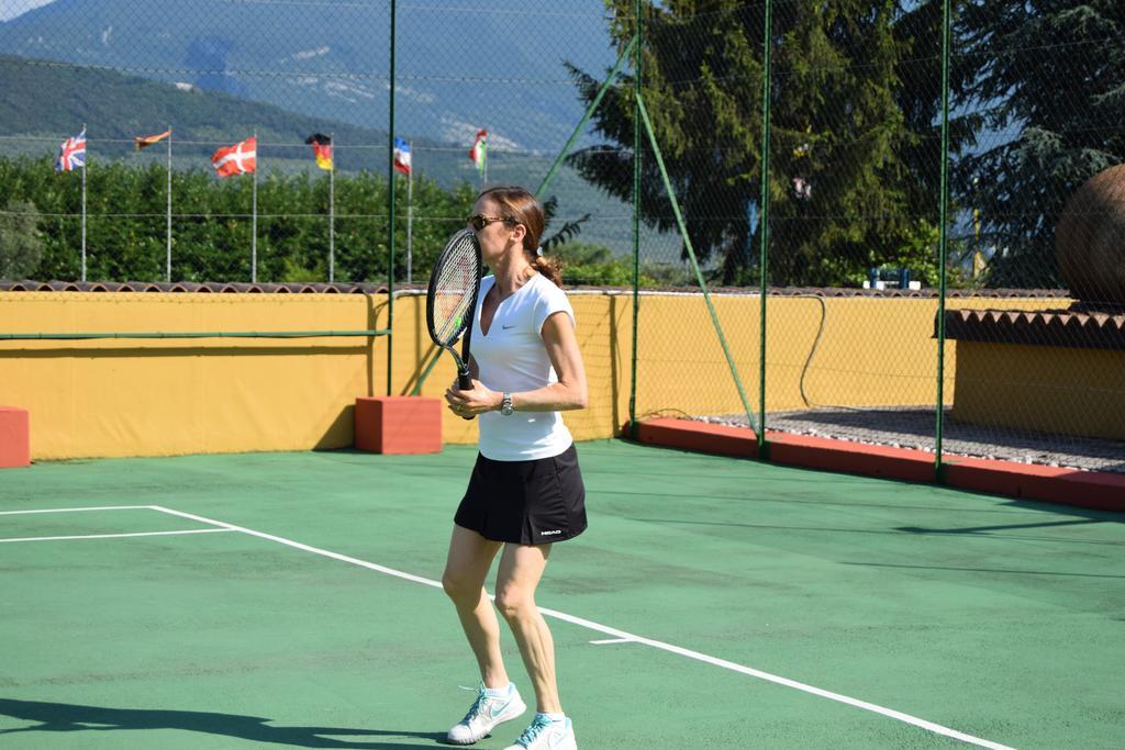 Residenza Le Due Torri Aparthotel Riva del Garda Exteriör bild