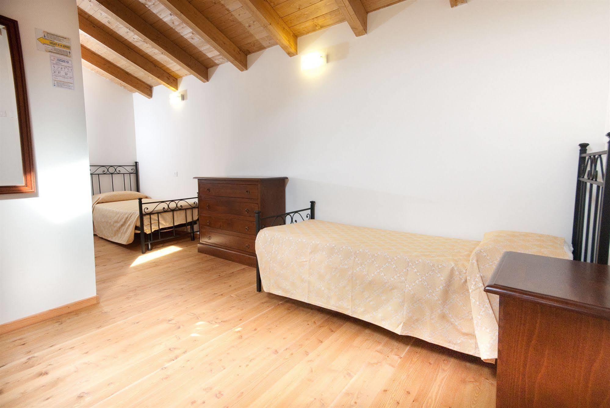 Residenza Le Due Torri Aparthotel Riva del Garda Exteriör bild