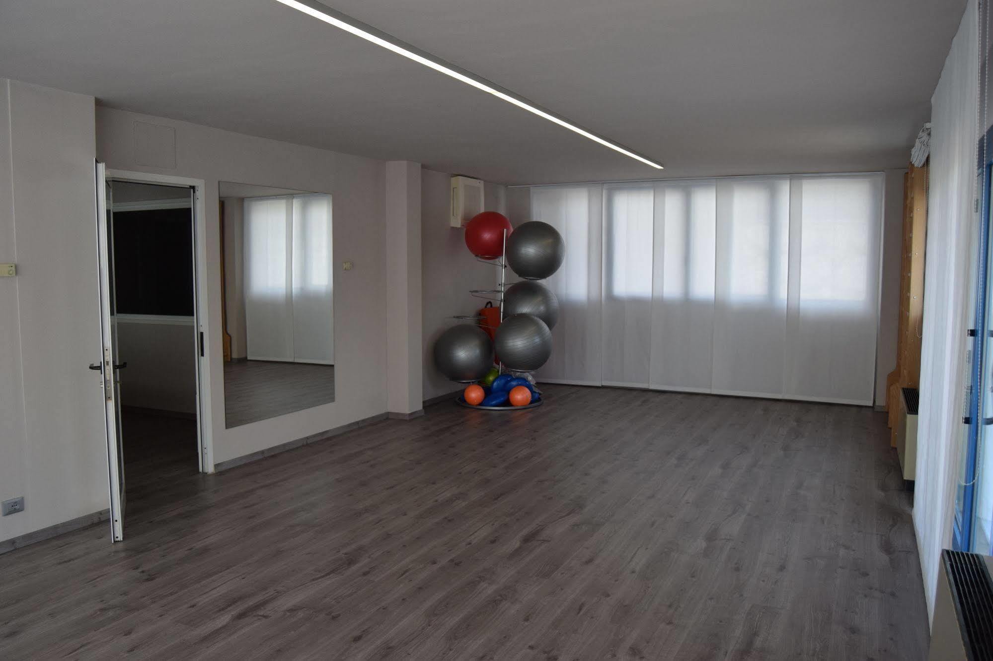 Residenza Le Due Torri Aparthotel Riva del Garda Exteriör bild